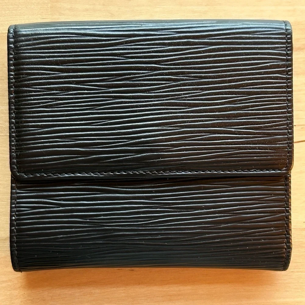 Vintage LOUIS VUITTON Epi Leather Unisex Elise Wallet- Black